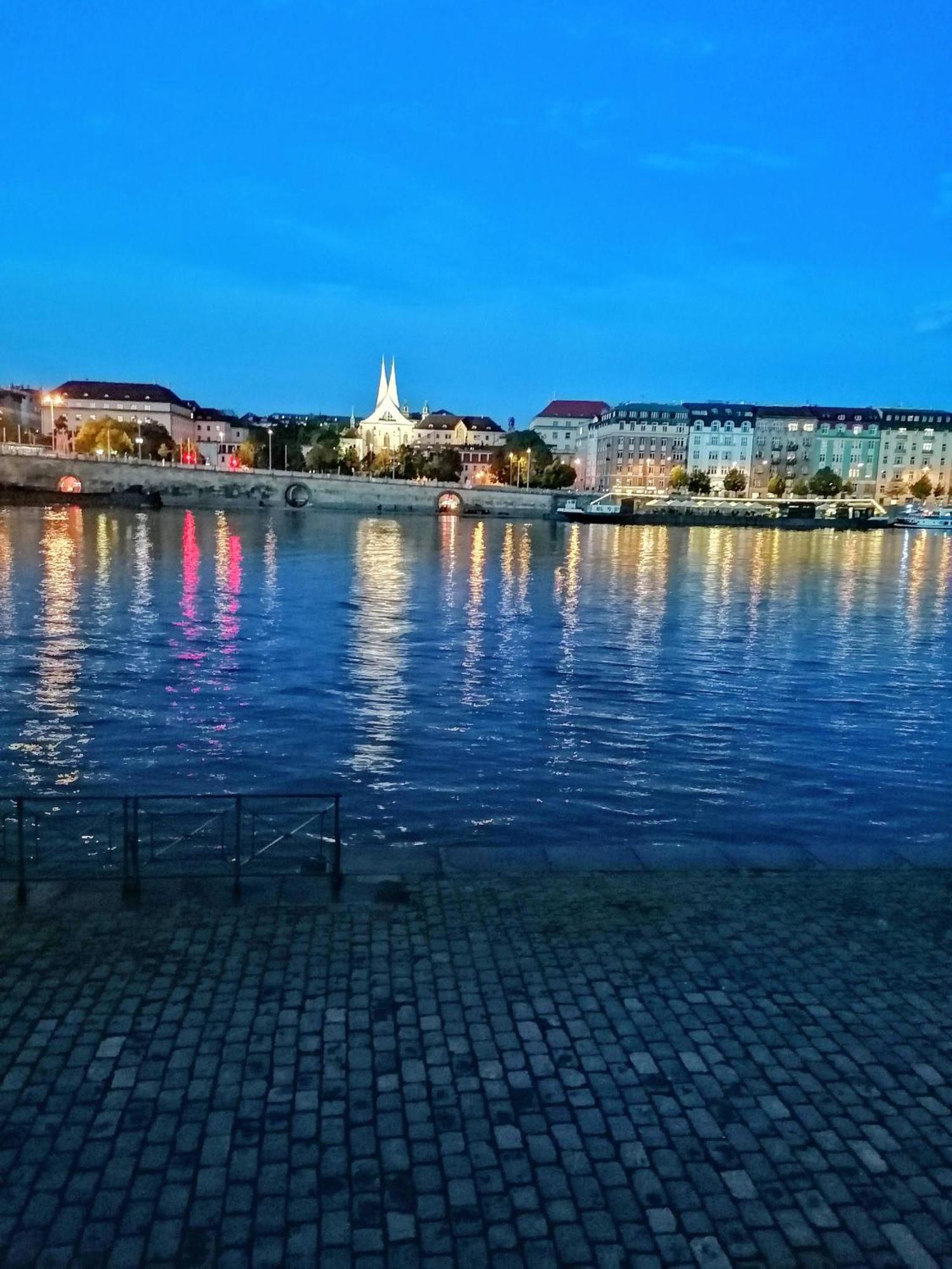 דירות פראג Valentinka Minutes Away From Charles Bridge מראה חיצוני תמונה